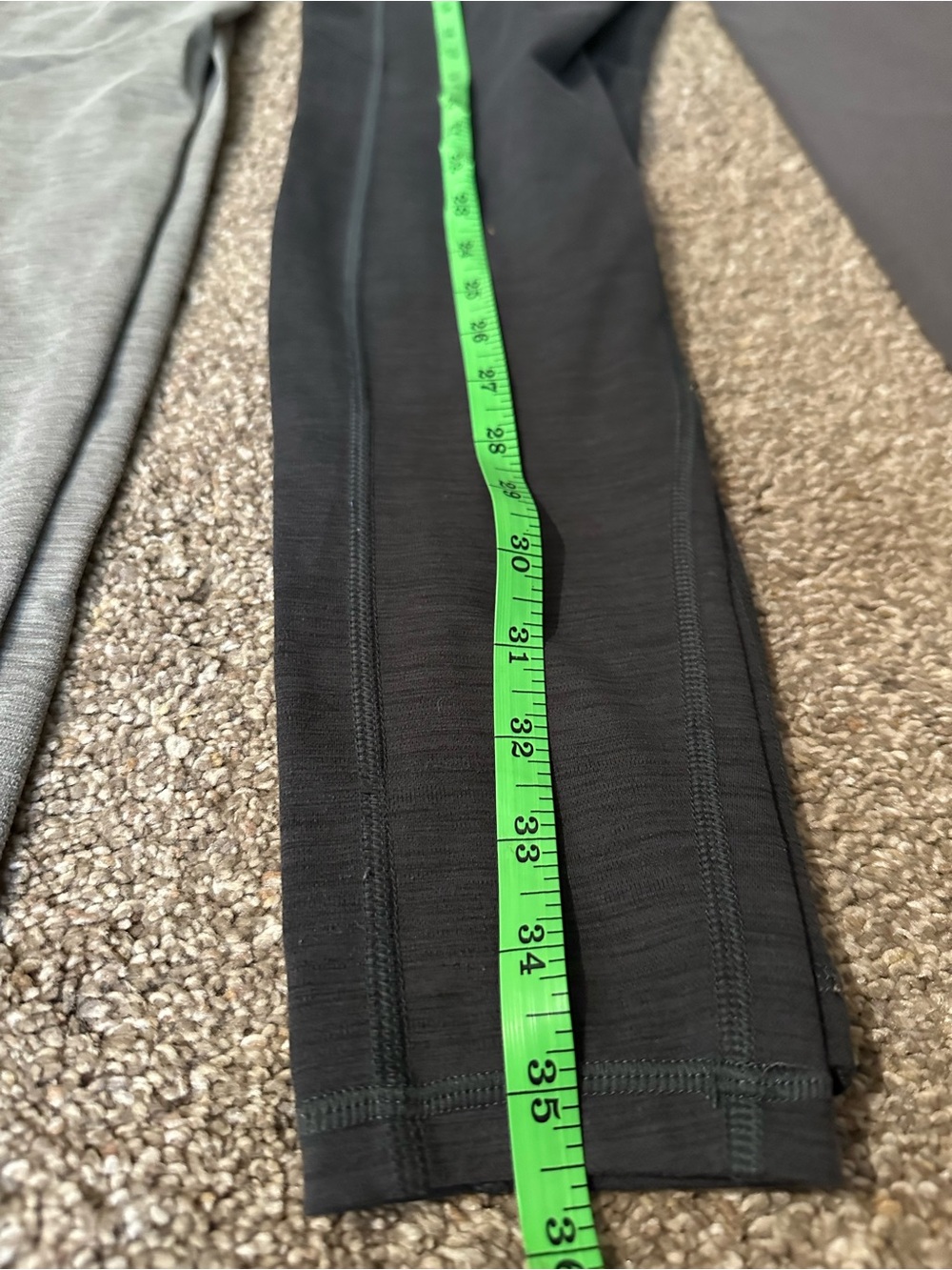 American Eagle, VS and Kirkland Women's Leggings- 4 pair bundle - Picture 6 of 16
